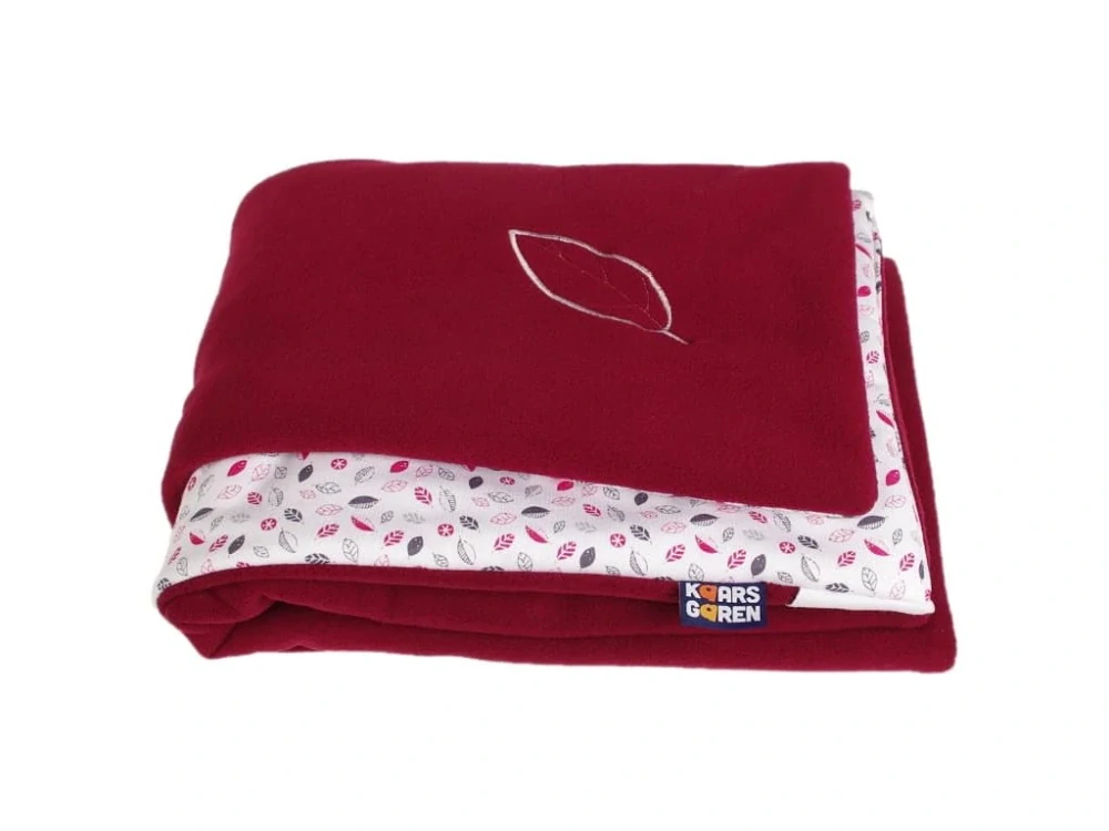 Zateplená dětská deka 100x70 cm vínová lístečky Kaarsgaren
