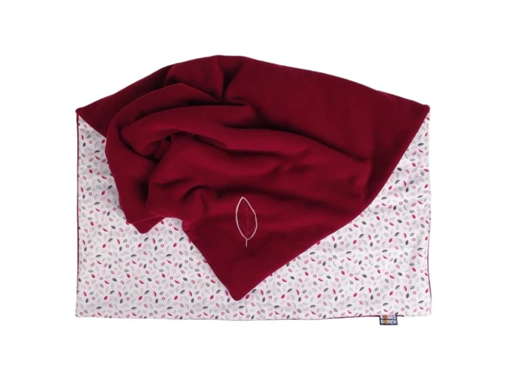 Zateplená dětská deka 100x70 cm vínová lístečky Kaarsgaren