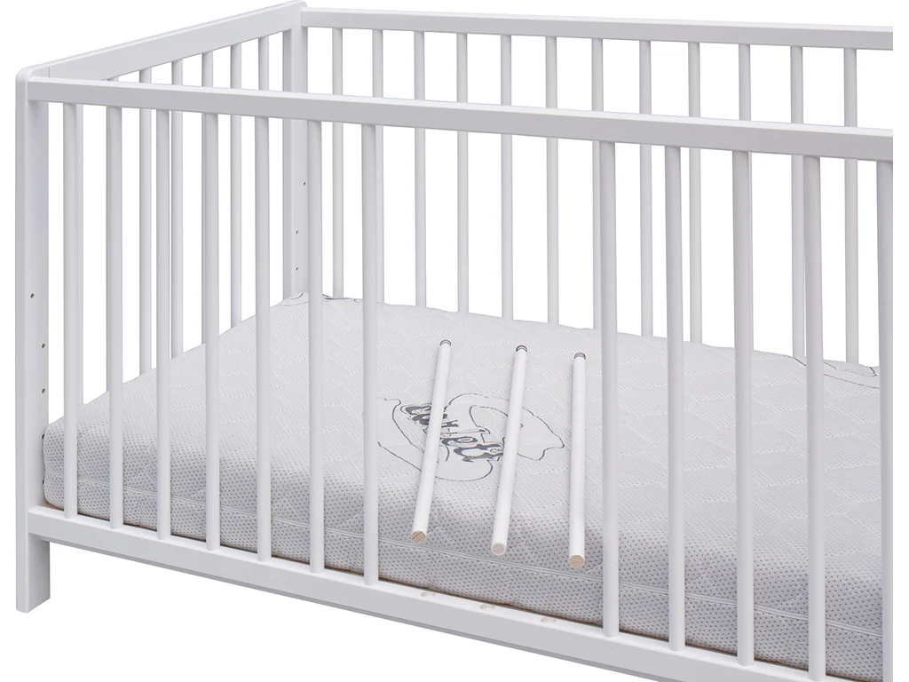 Dětská postýlka Scarlett K/B s vyndavacími příčkami borovice - bílá 120 x 60 cm