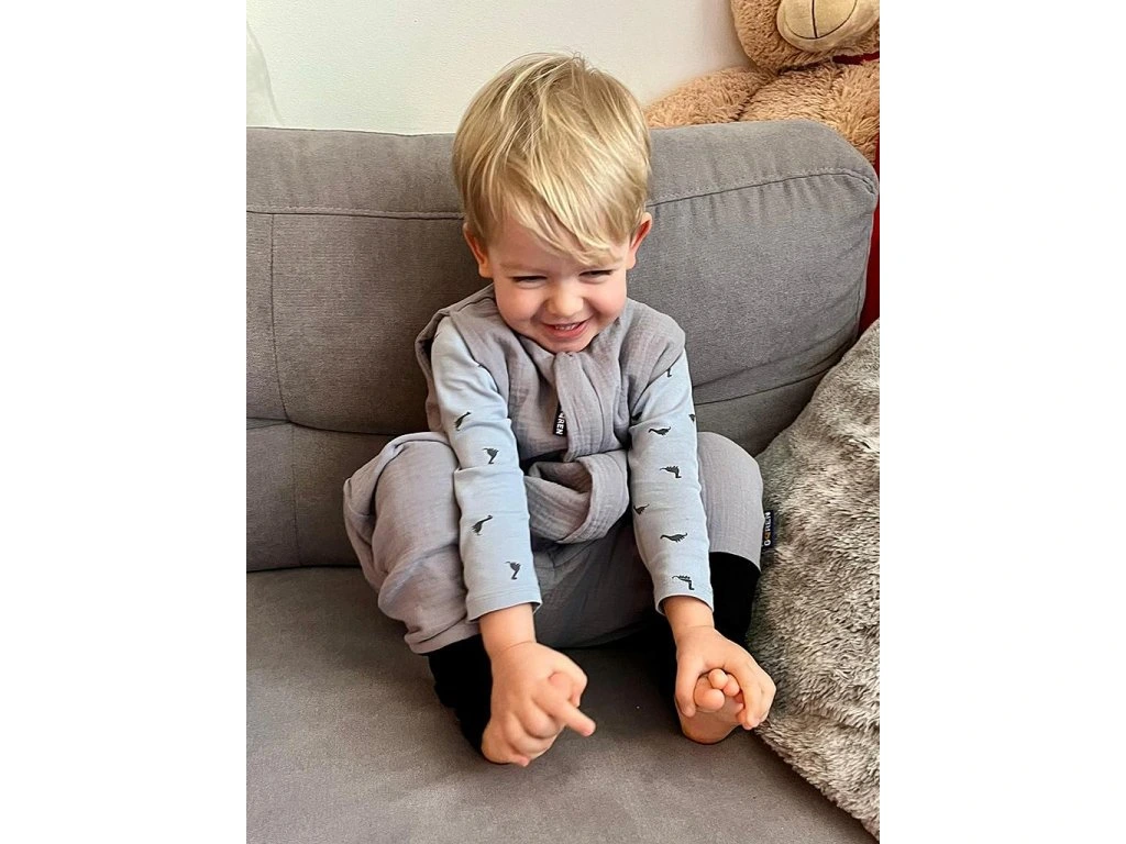 Letní spací pytel s nožičkami 90 cm šedý mušelín Kaarsgaren