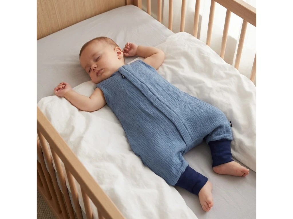 Letní spací pytel s nožičkami 60 cm modrý mušelín Kaarsgaren