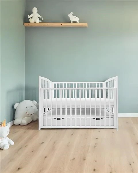Dětská postýlka 120x60 cm New Baby LILLY se stahovací bočnicí a šuplíkem bílá